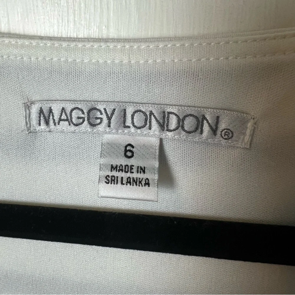 Maggy London - Women's Striped Jersey Fit & Flare Dress Black White V Neck Sz. 6 - Picture 4 of 7